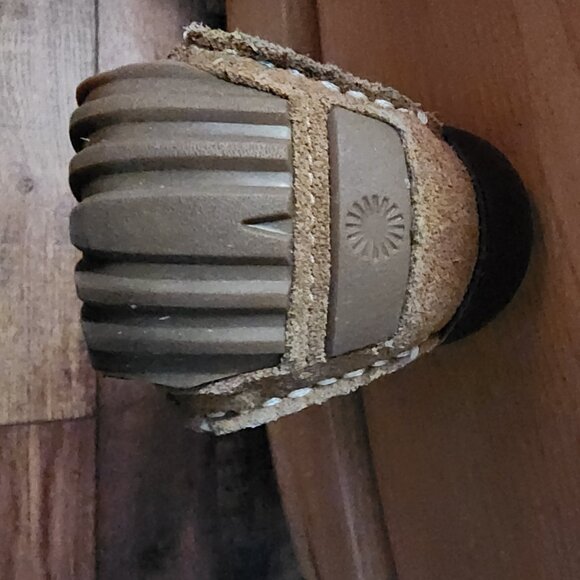 Ugg Driving Loafer - Picture 4 of 7